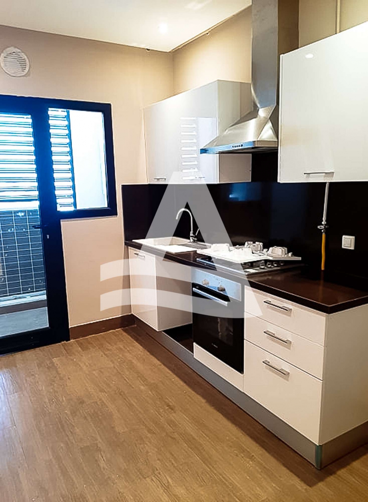 Location appartement  s+2 vide aux jardin de Carthage image 3