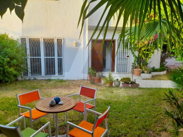 vente villa en s+4 a la marsa image 0