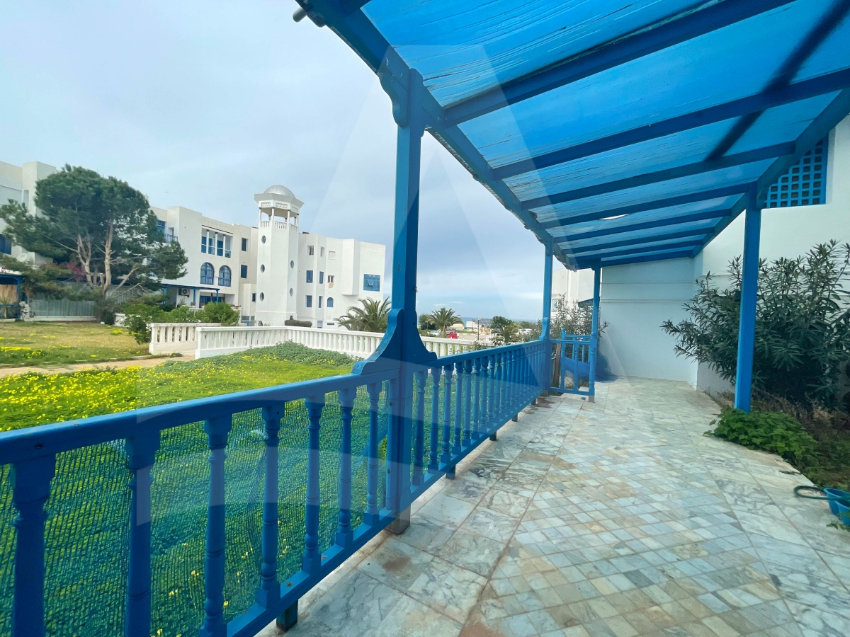 Location d'un appartement S+3 Meublé avec une terrasse vue mer à Gammarth image 4
