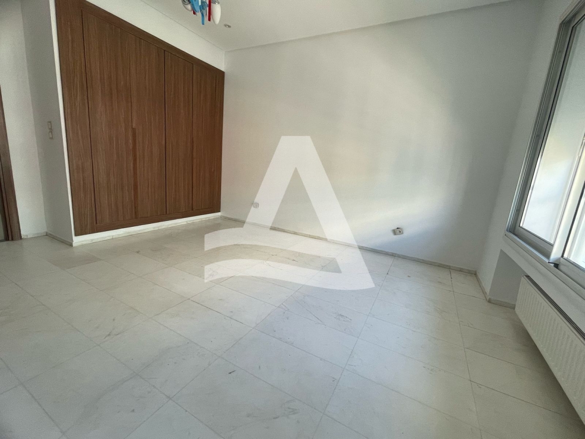Location appartement avec piscine au lac 2 image 5
