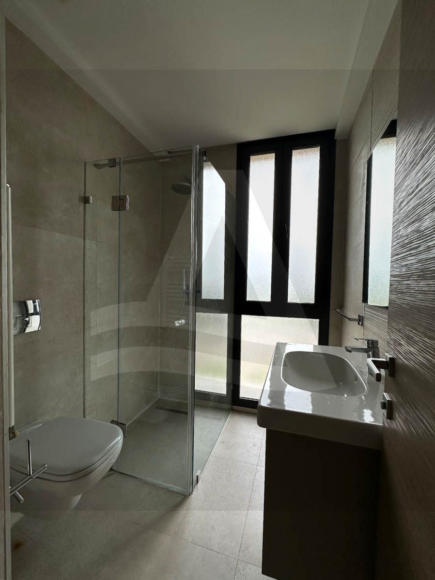 A louer un appartement S3 à la marsa image 3