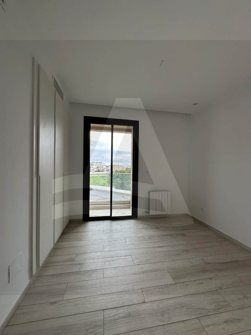 A louer un appartement S3 à la marsa image 6