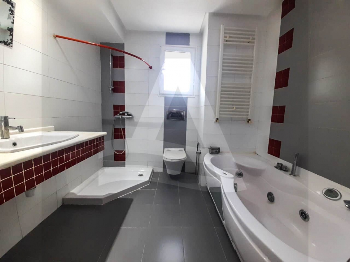 A louer un appartement S4 à la marsa image 6