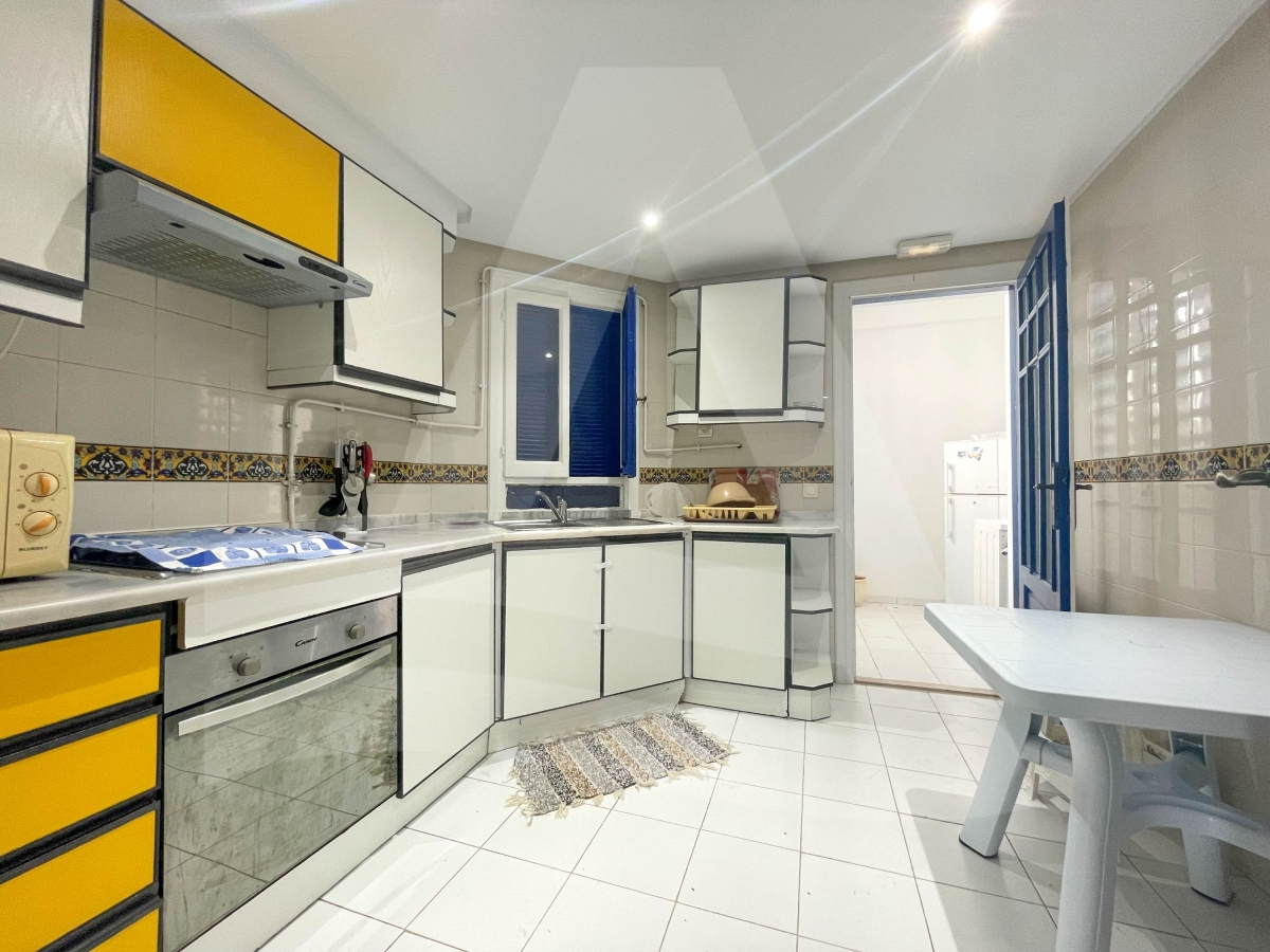 Location d'un appartement S+3 Meublé avec une terrasse vue mer à Gammarth image 3
