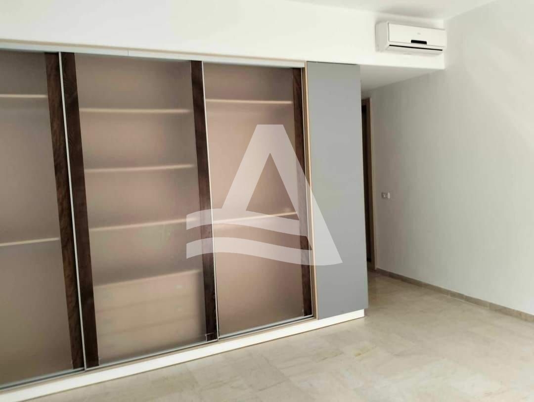 une villa a vendre a la soukra image 2