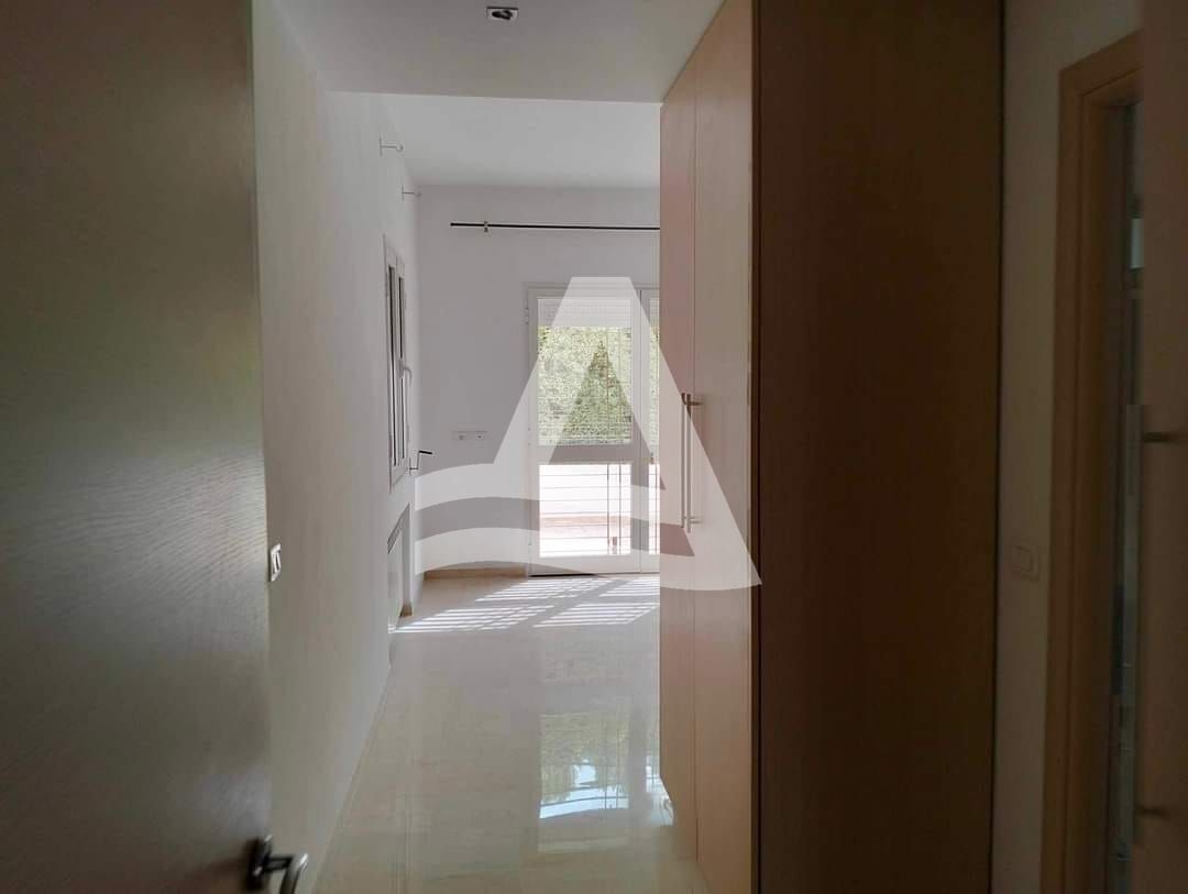 une villa a vendre a la soukra image 9