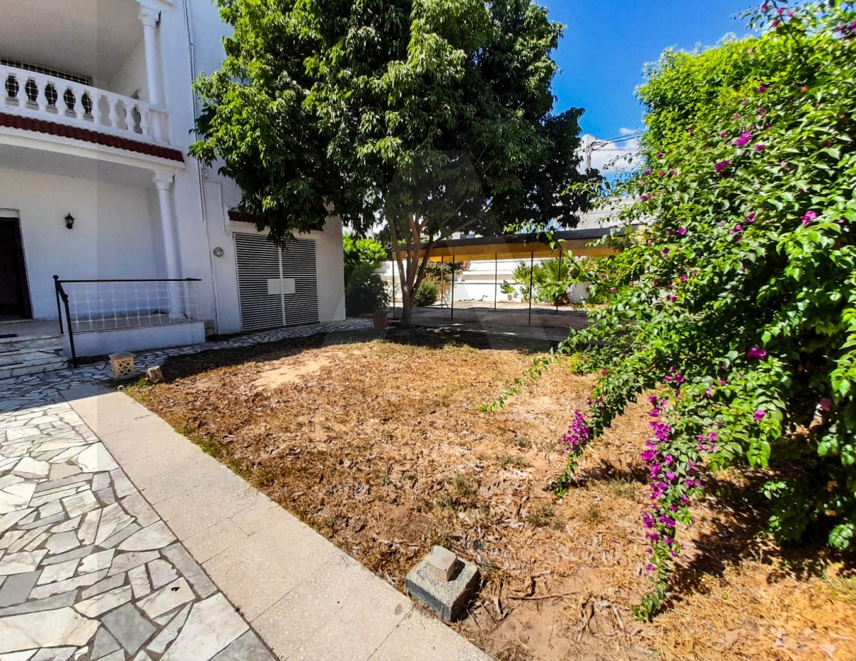 Villa à louer à la marsa image 3