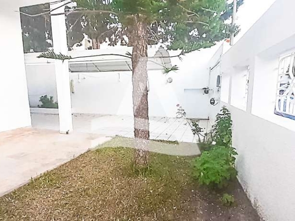 Appartement à louer à la marsa image 0