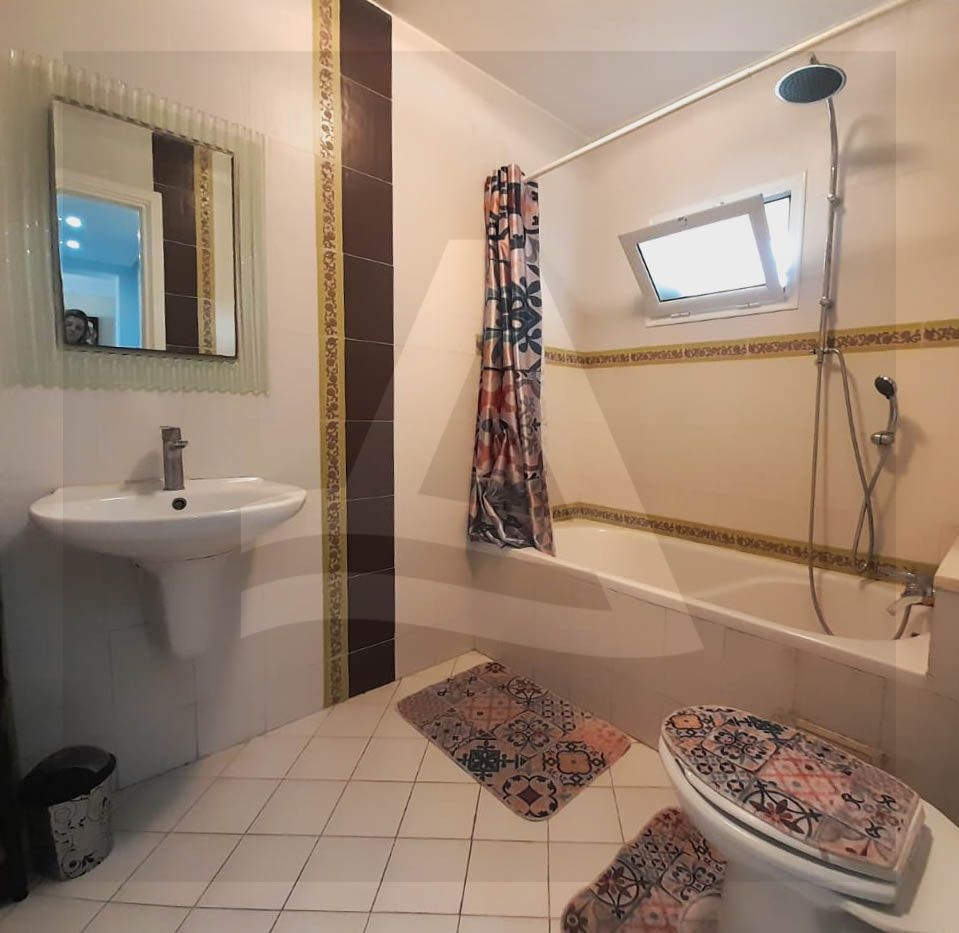 A louer un rez-de-chaussée d'une villa meublée image 5
