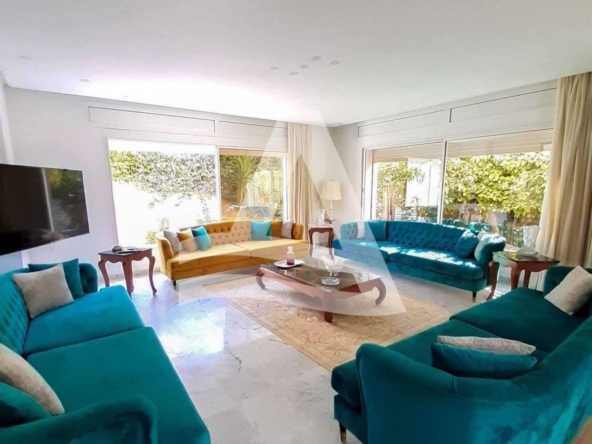 Location d'une superbe villa avec piscine, à la Marsa image 0