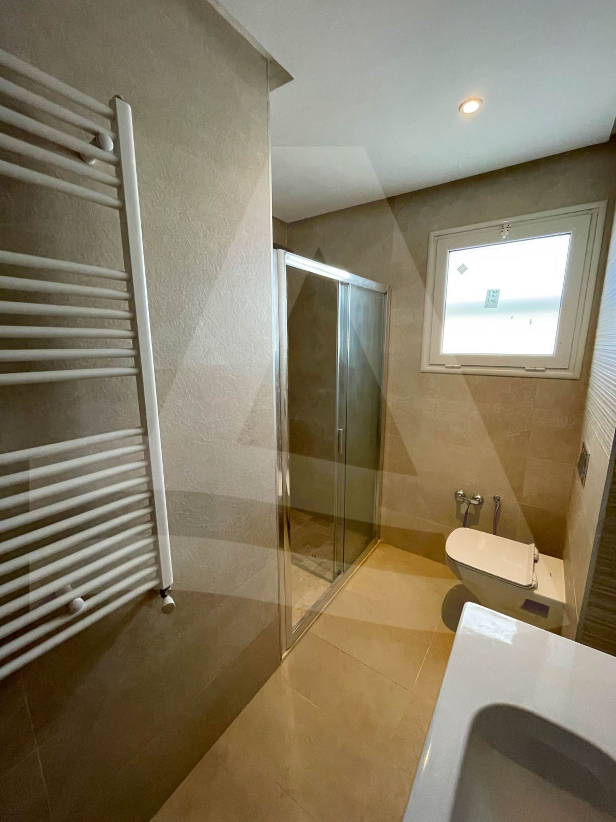 Un appartement neuf à vendre à Gammarth image 5