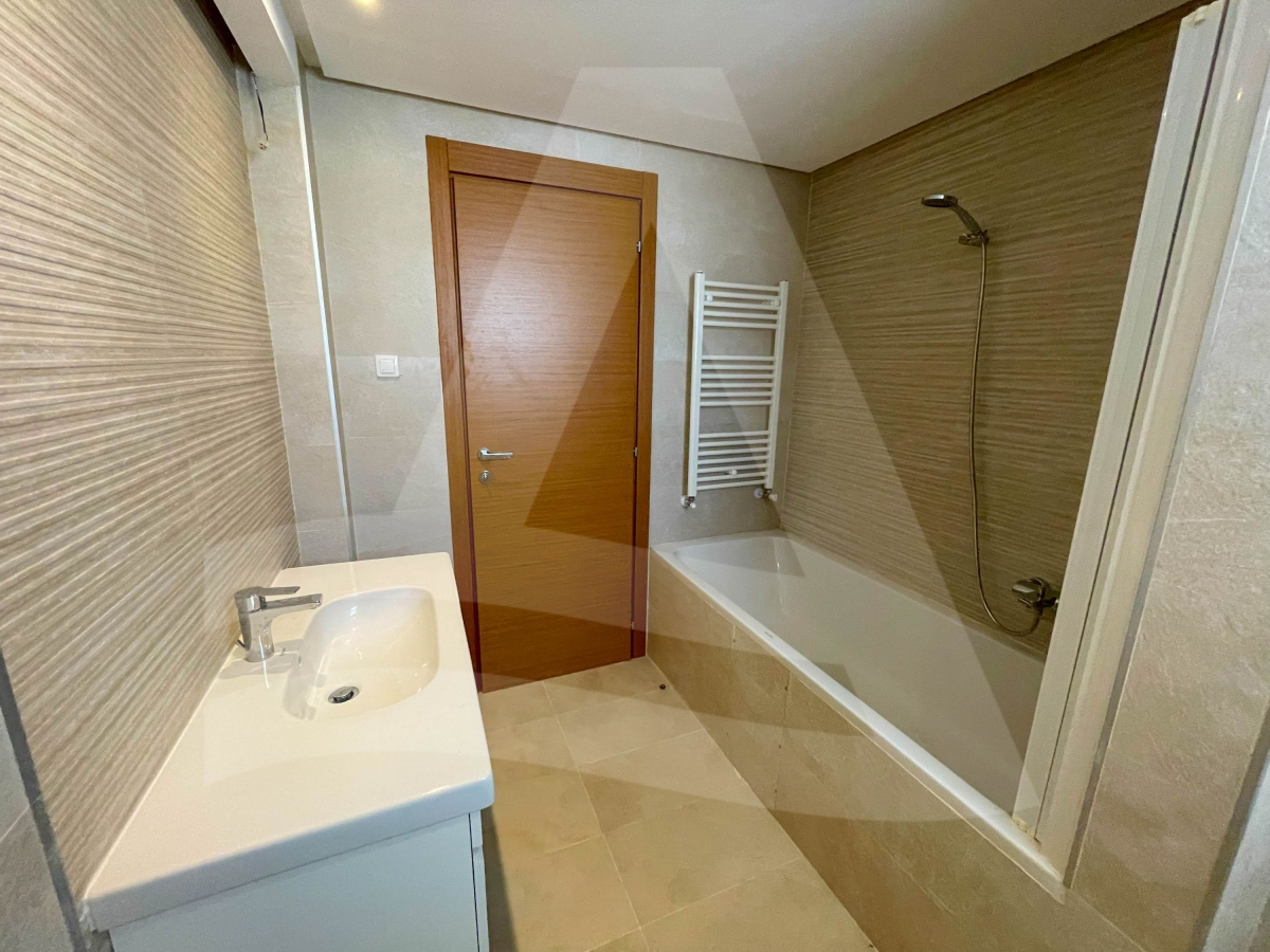 Un appartement neuf à vendre à Gammarth image 6