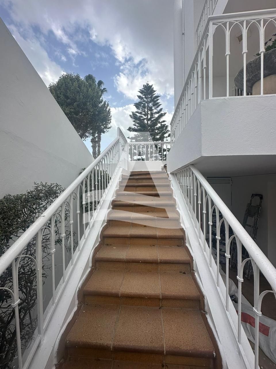 A louer villa S6 à la marsa image 2