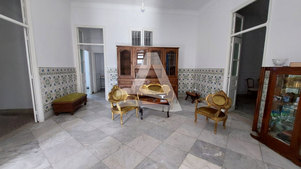 A vendre Villa à Marsa Ville image 2