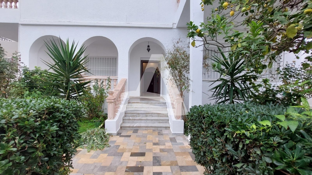 Un RDC avec jardin pour la location à Marsa corniche image 0