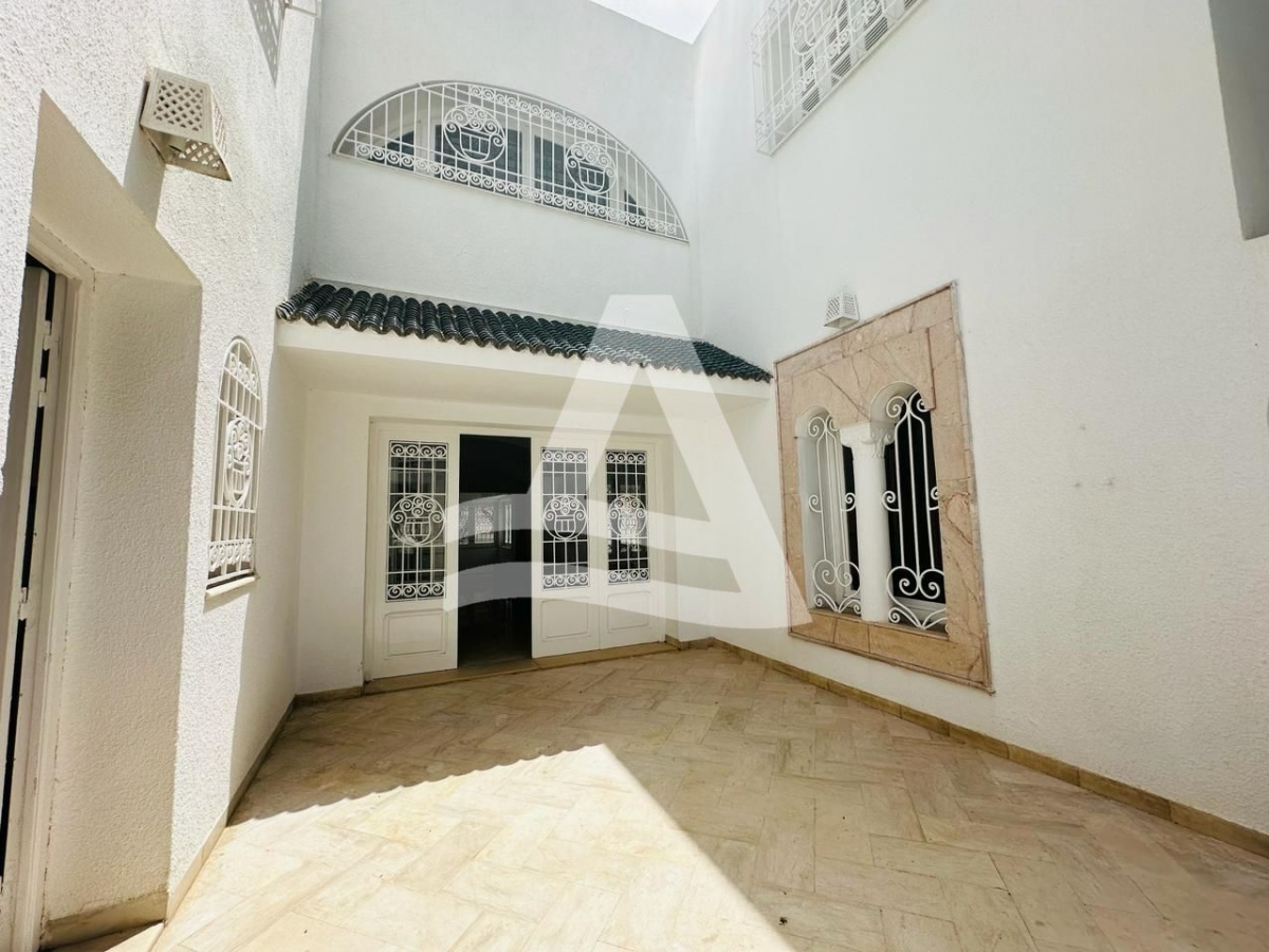 Villa exceptionnelle au cœur de la Marsa image 3