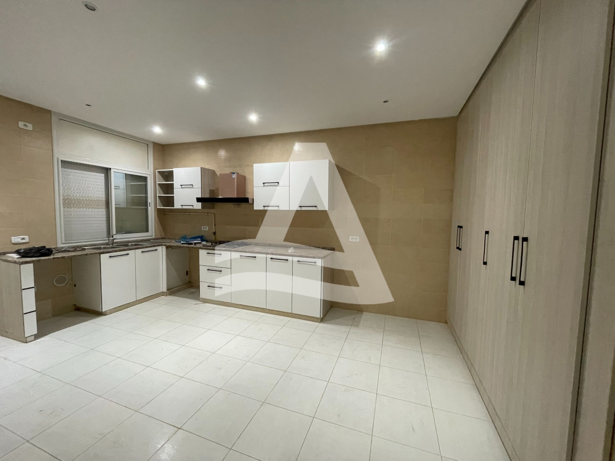 Appartement de type S3 à louer à La Marsa image 1