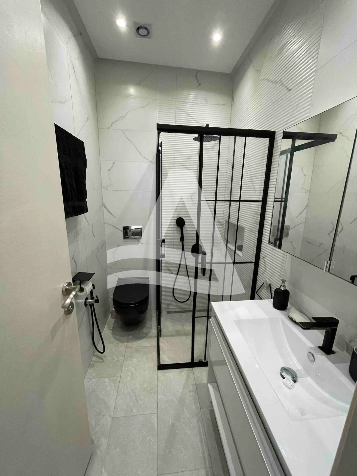Appartement S2 meublé avec terrasse au cœur de la Marsa image 6