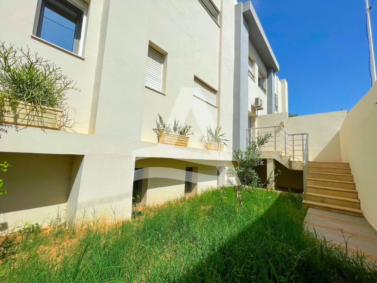 Location d'un appartement avec piscine et jardin à Gammarth image 4