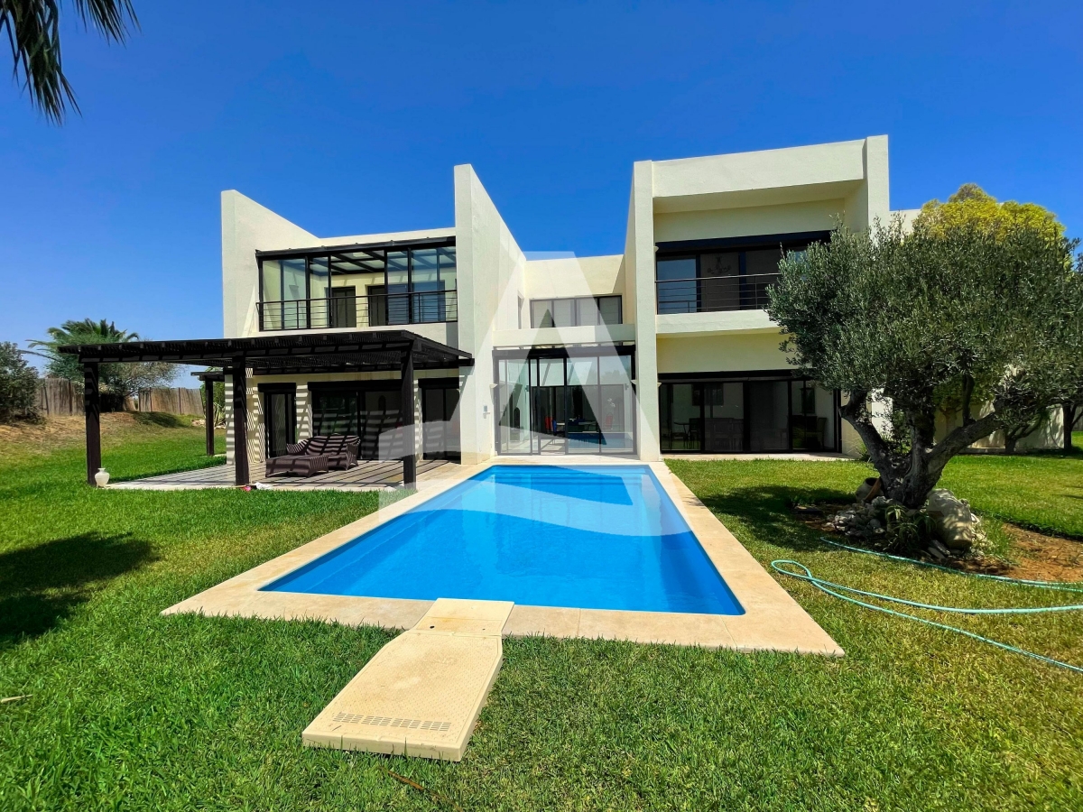 Location d'une villa semi meublée à Gammarth image 2