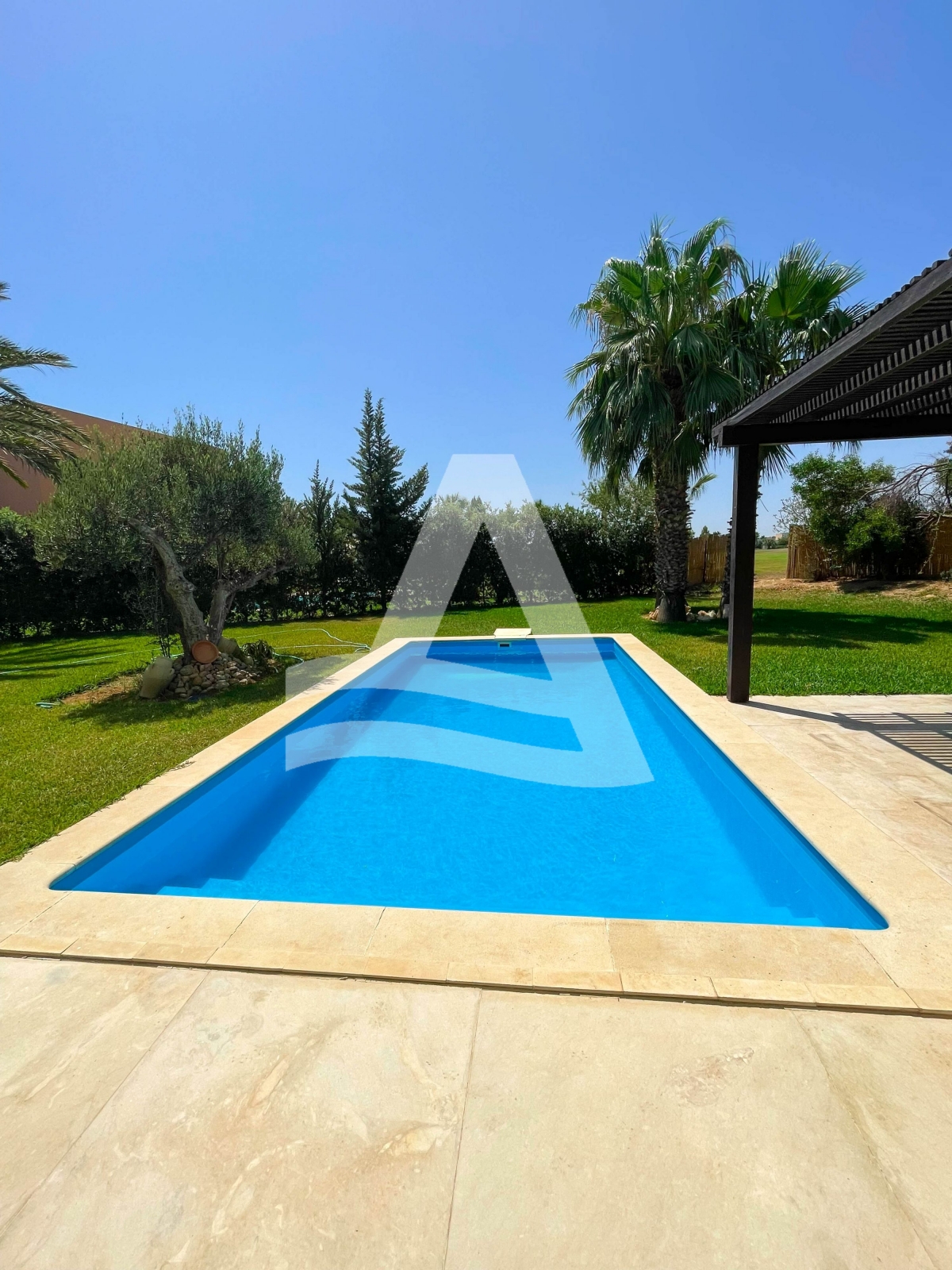 Location d'une villa semi meublée à Gammarth image 3