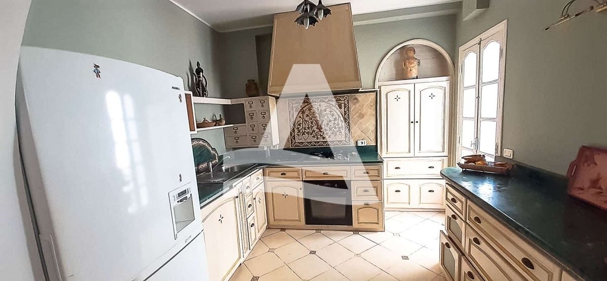 Triplex S+4 à louer - La Marsa image 1