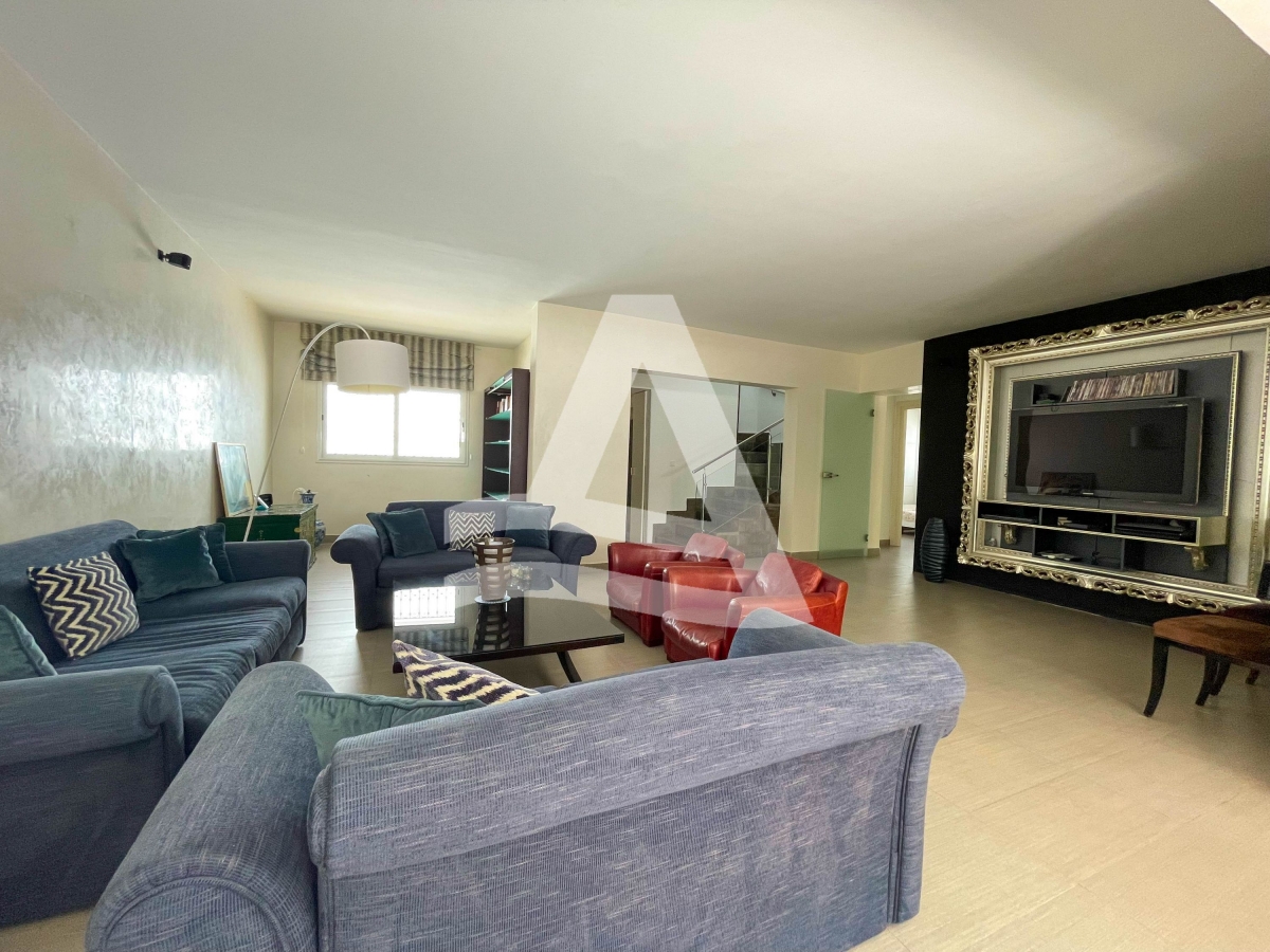 Location d'un duplex meublé avec jardin à Gammarth image 4