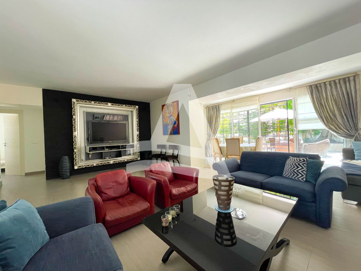 Location d'un duplex meublé avec jardin à Gammarth image 9