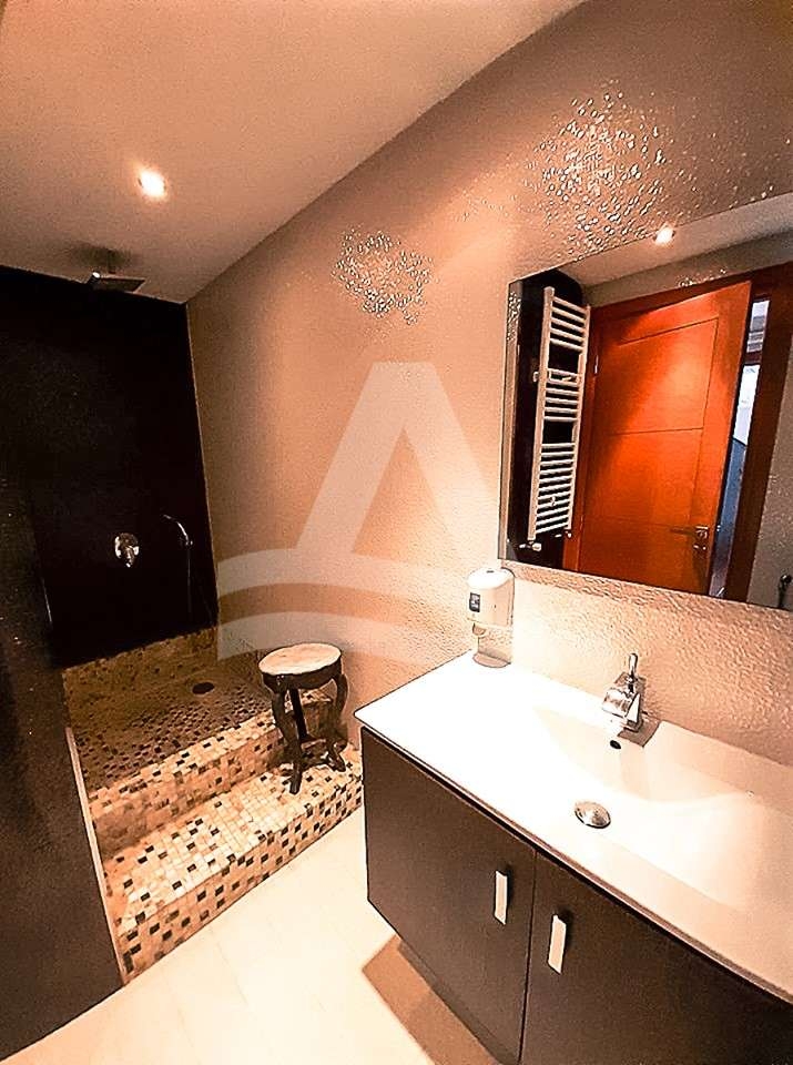 A louer un Triplex à Gammarth image 1