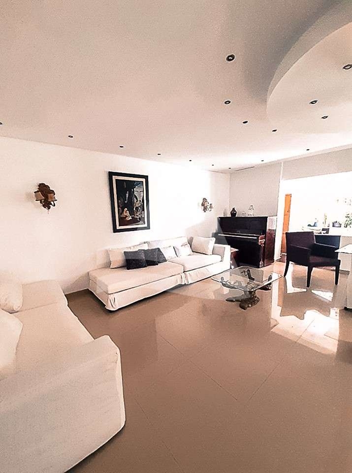 A louer un Triplex à Gammarth image 4