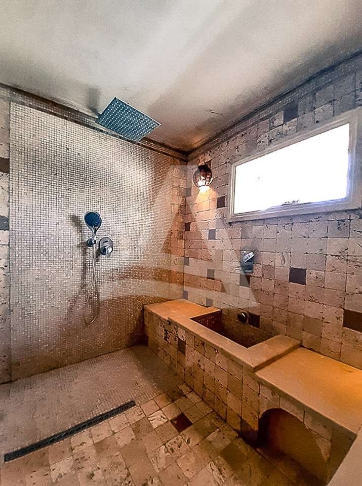 A louer un Triplex à Gammarth image 6
