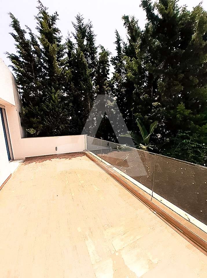 A louer un Triplex à Gammarth image 8