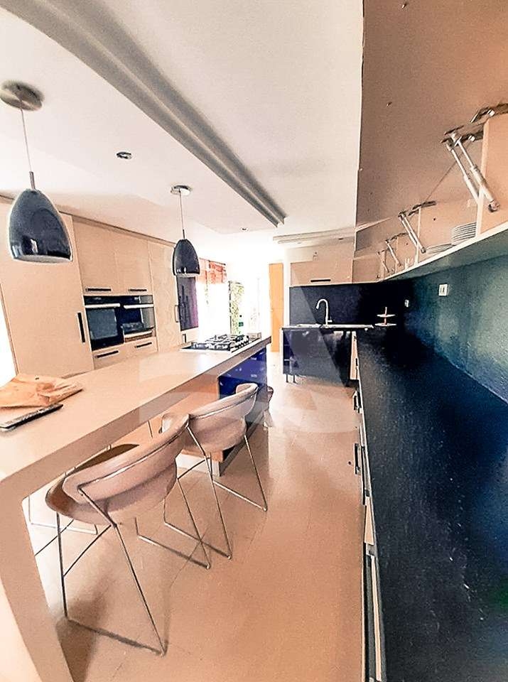 A louer un Triplex à Gammarth image 9