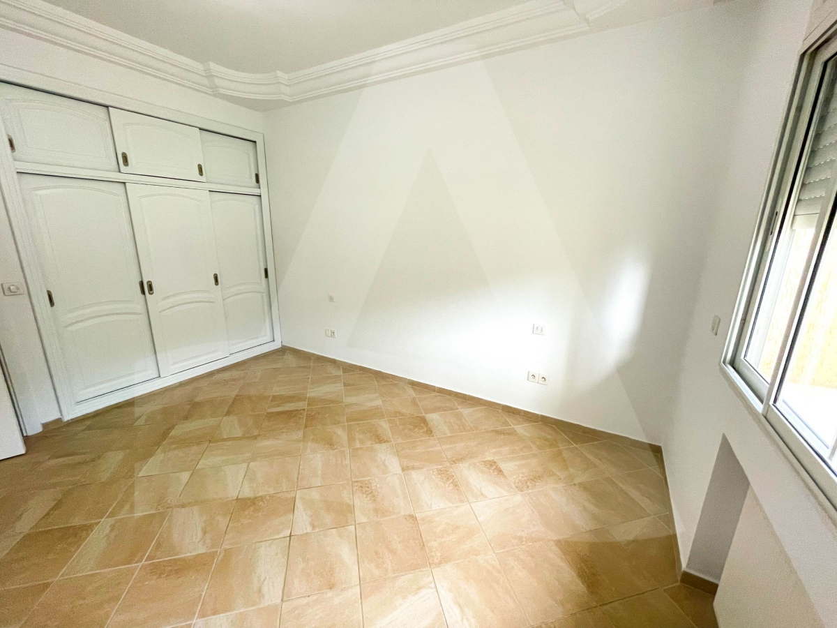 Location d'un étage de villa  s3 vide à la Marsa image 8