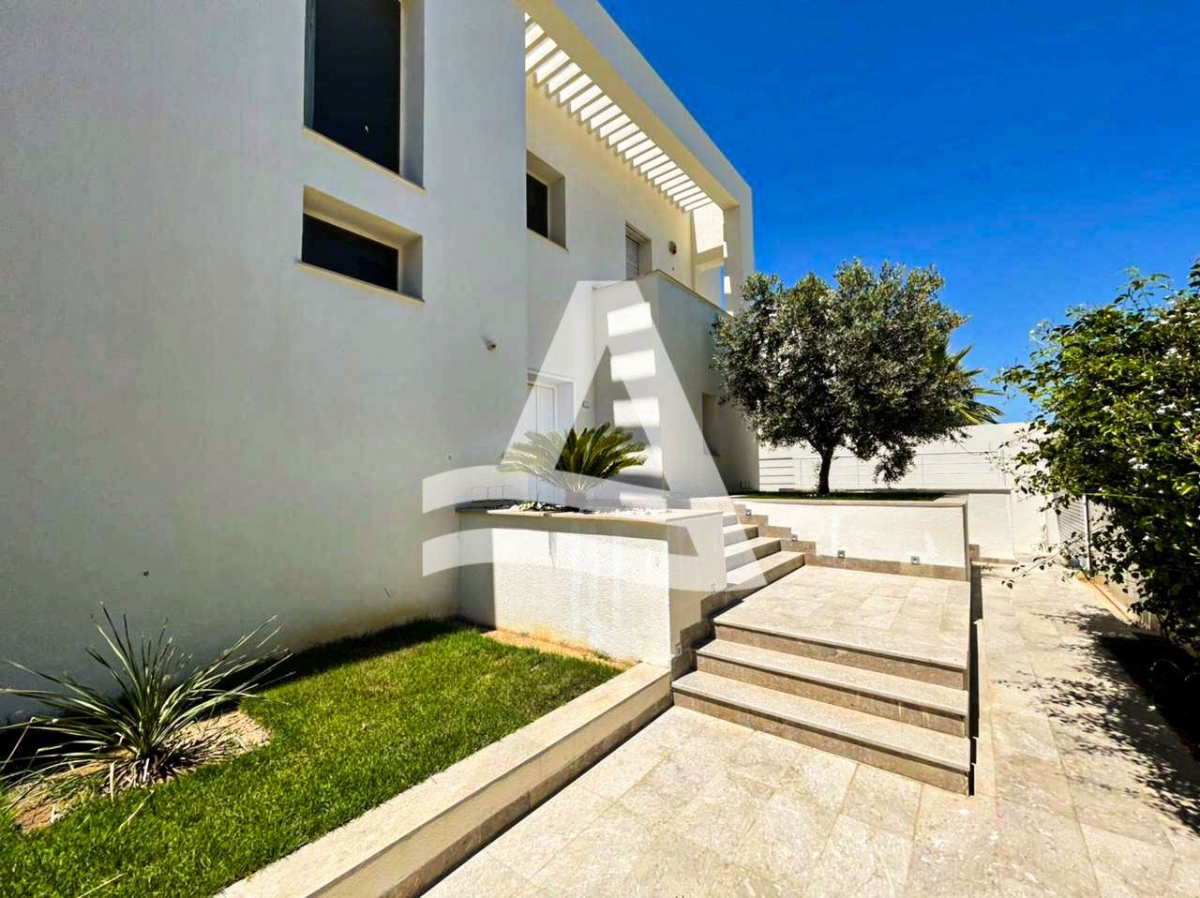 Location d'une villa à la gammarth image 2