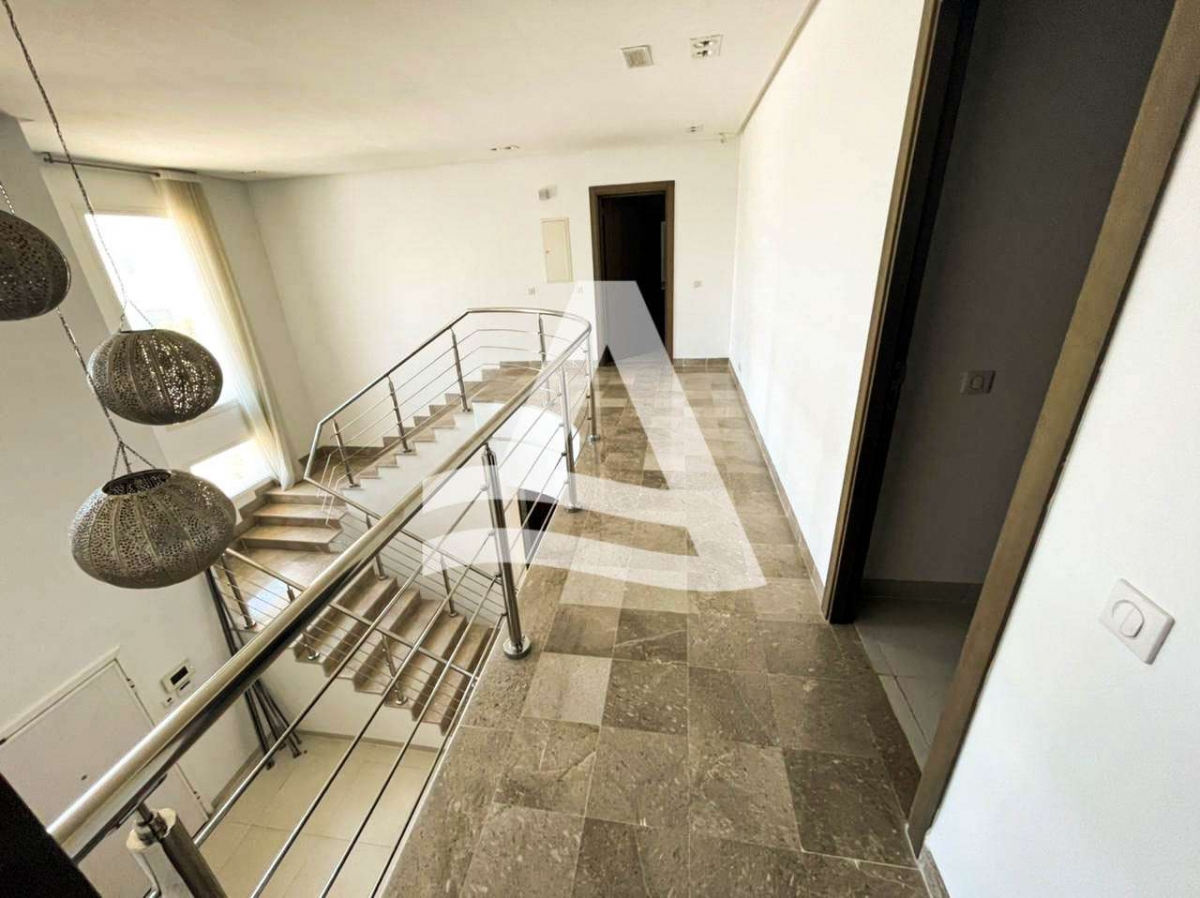 Location d'une villa à la gammarth image 11