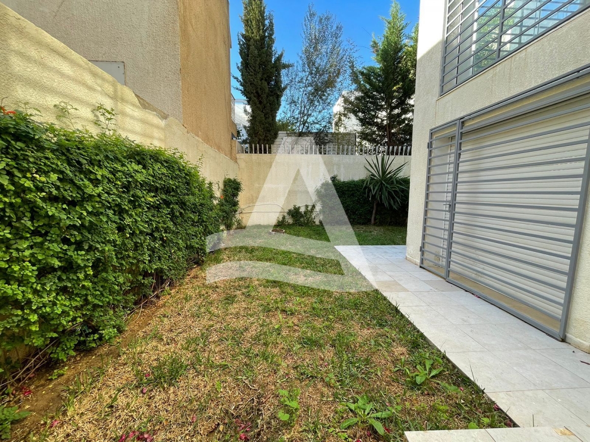 Location duplex avec jardin à la Marsa image 1