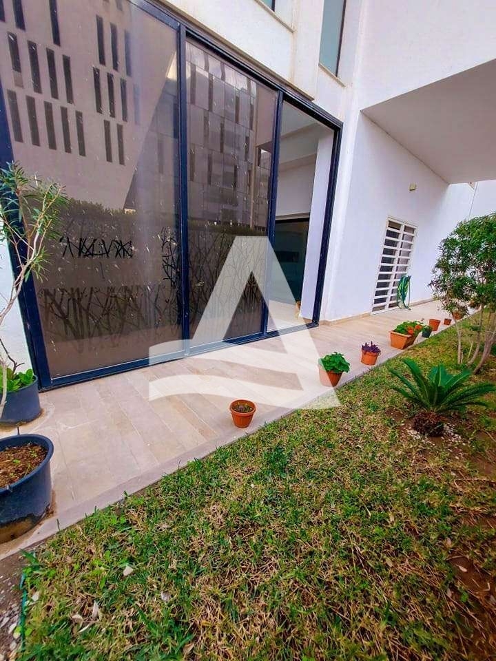 Location duplex avec piscine au lac 2 image 0
