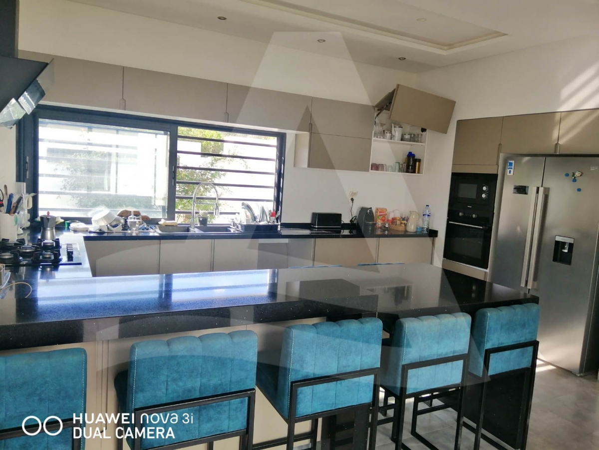 Villa S+4 à vendre à Gammarth image 3
