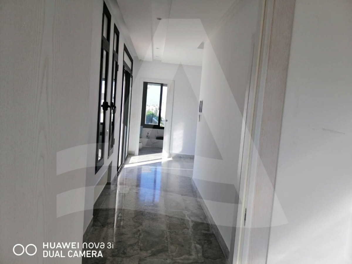 Villa S+4 à vendre à Gammarth image 7