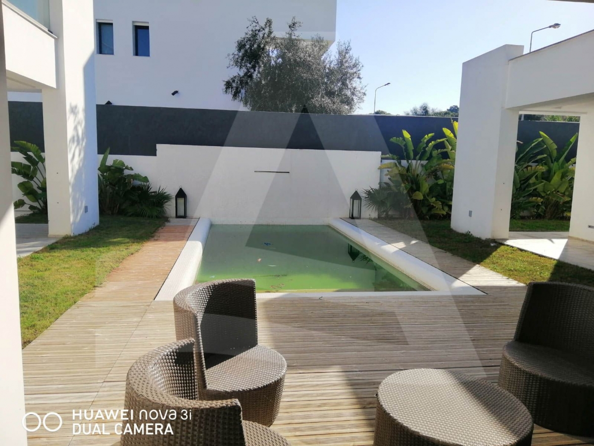 Villa S+4 à vendre à Gammarth image 11