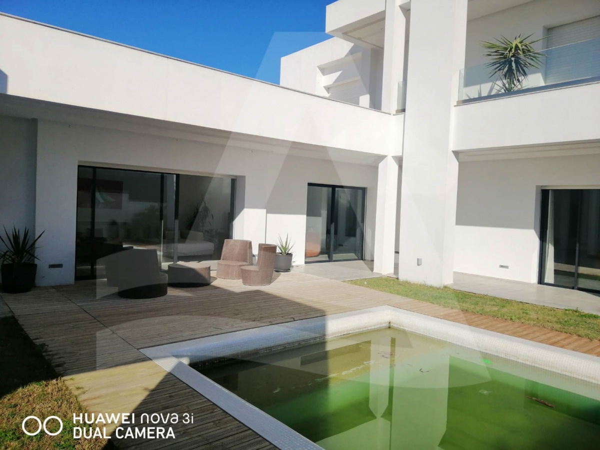 Villa S+4 à vendre à Gammarth image 12