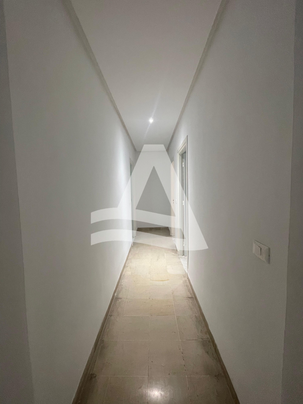 A vendre appartement s2  a l'aouina image 3