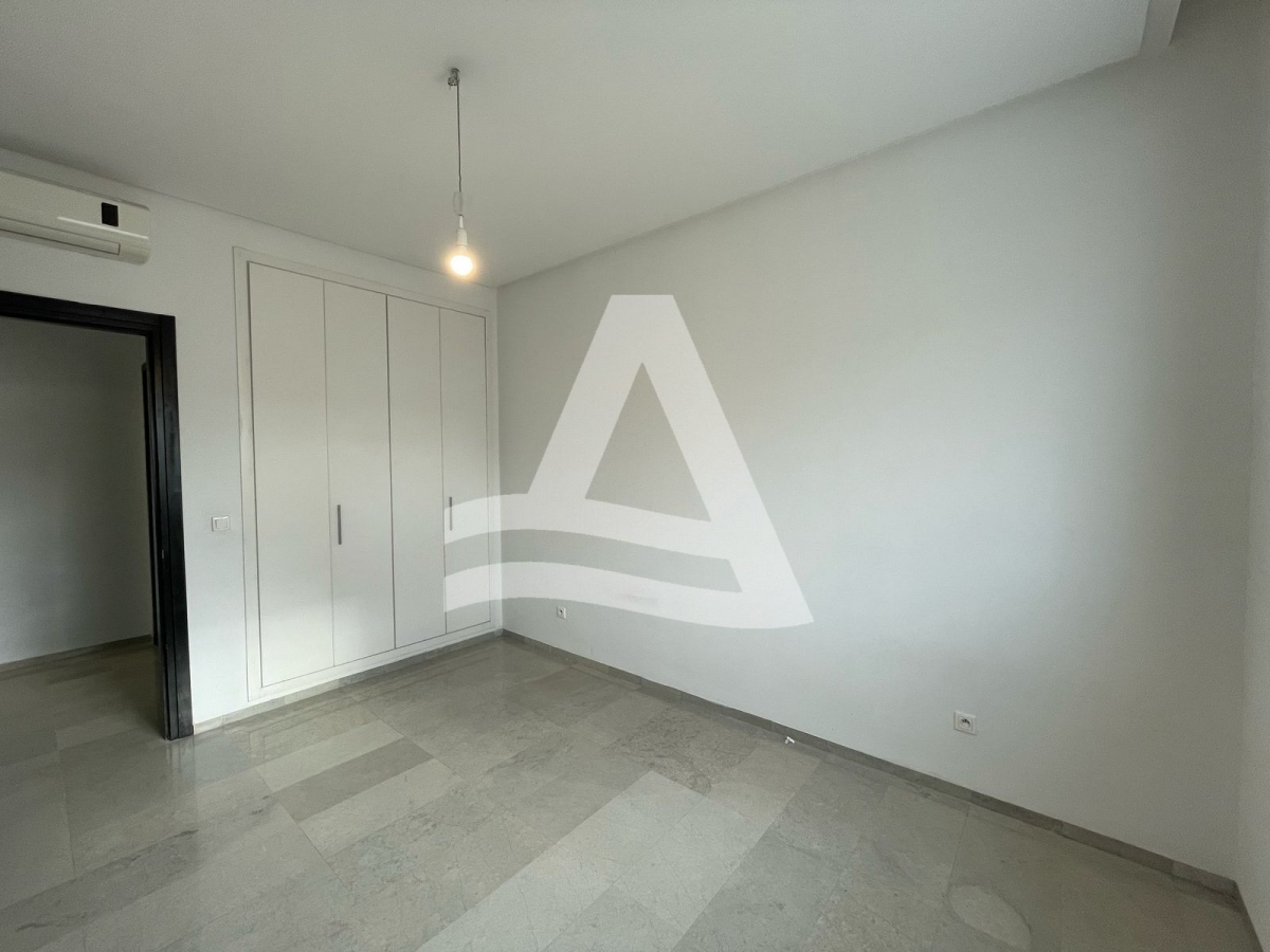 Appartement S+3 à louer à La Marsa image 3