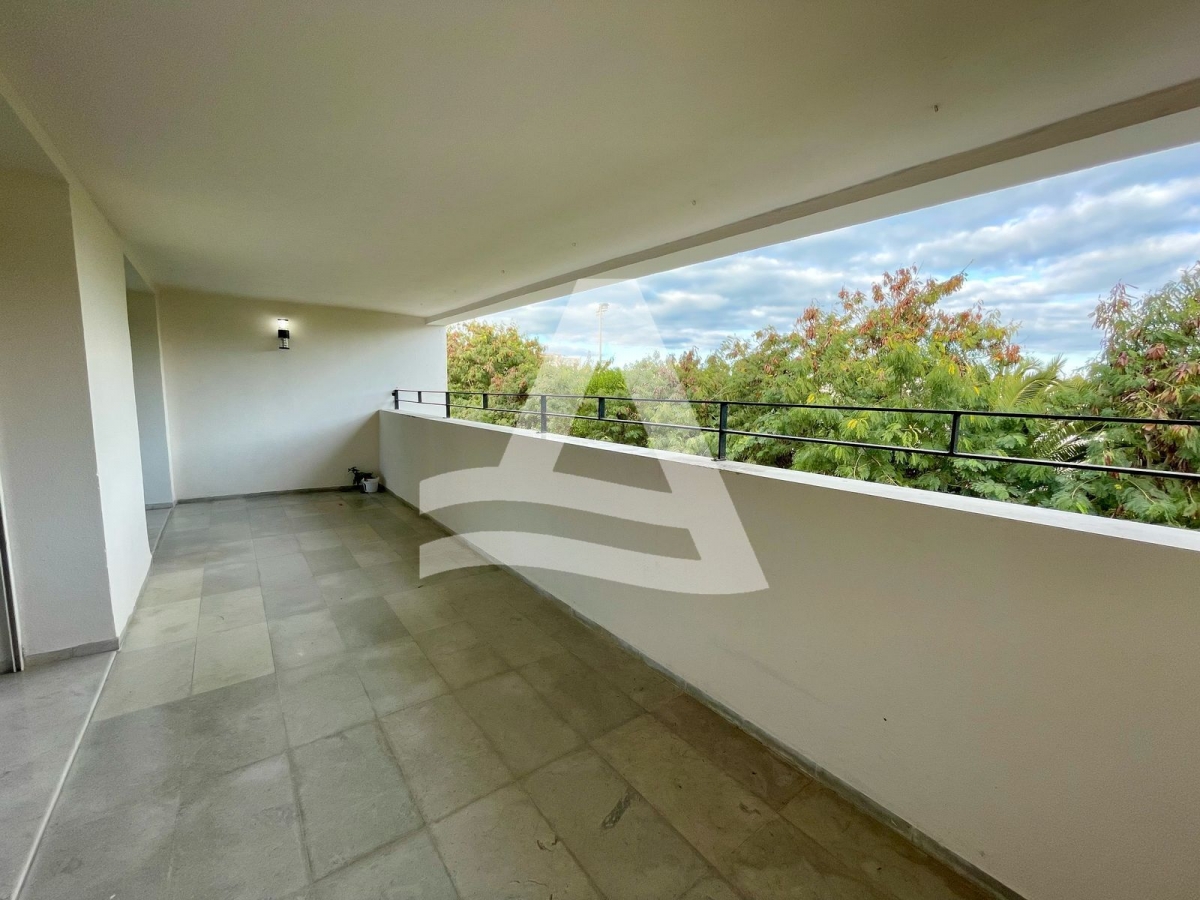 Appartement S+3 à louer à La Marsa image 0