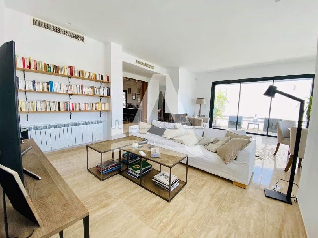 Location d'un penthouse avec piscine à Gammarth image 3
