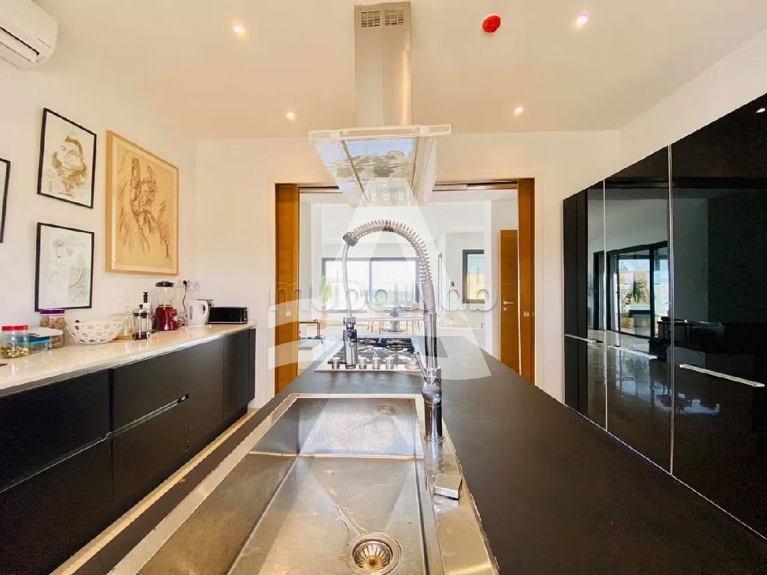 Location d'un penthouse avec piscine à Gammarth image 6