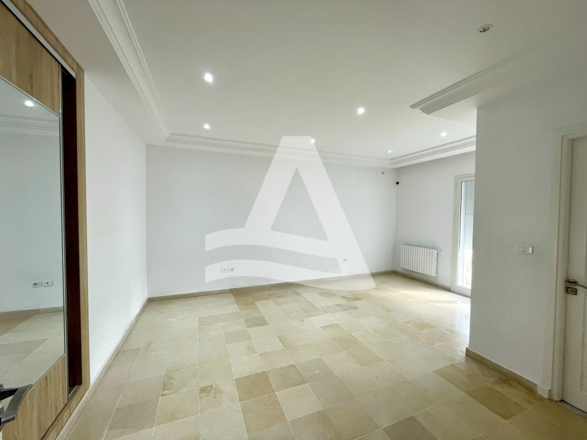Location d'un spacieux appartement à la Marsa image 6