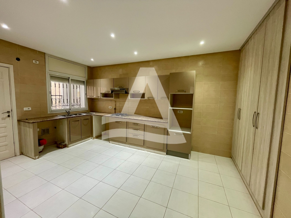 Location d'un spacieux appartement à la Marsa image 4
