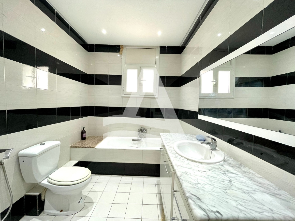 Location d'un spacieux appartement à la Marsa image 5